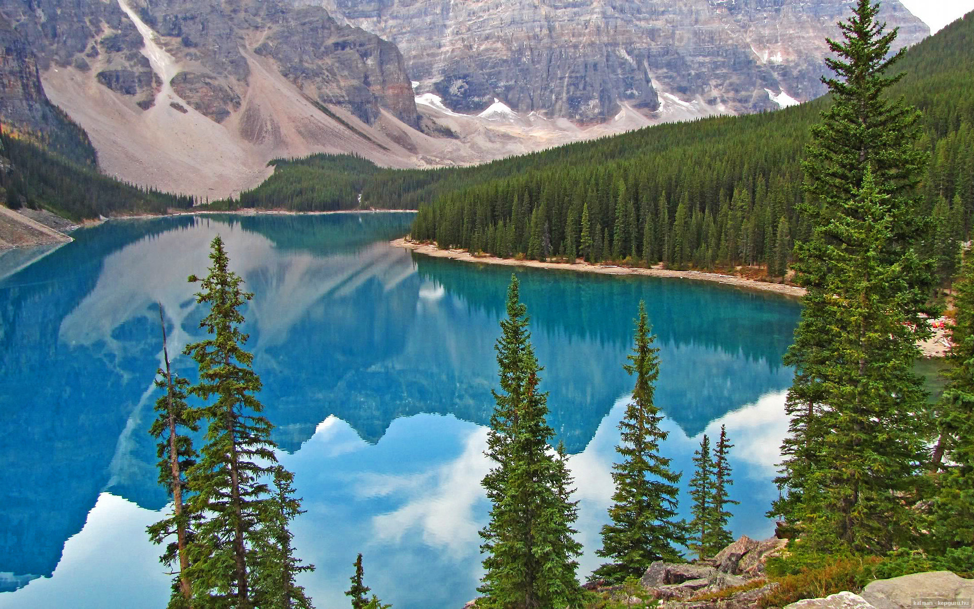 九游体育在线-意甲豪门争锋：火花四溅的战局，意甲七大豪门俱乐部