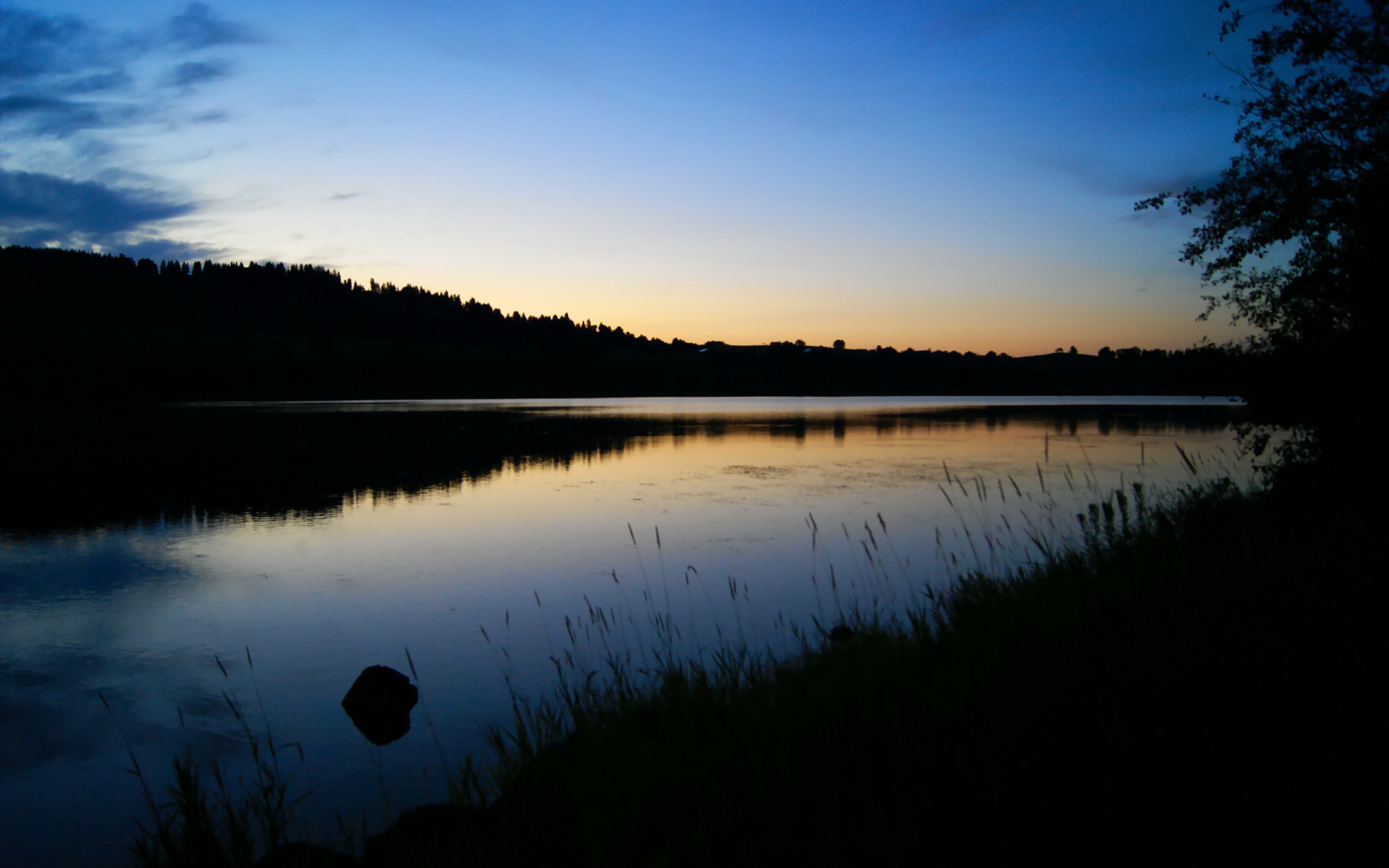 九游注册-绿色环保材料在足球场馆建设中的应用规模持续扩大，行业绿色转型提速